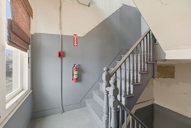 42 Main Road, Tiverton, RI 02878