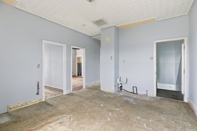 42 Main Road, Tiverton, RI 02878