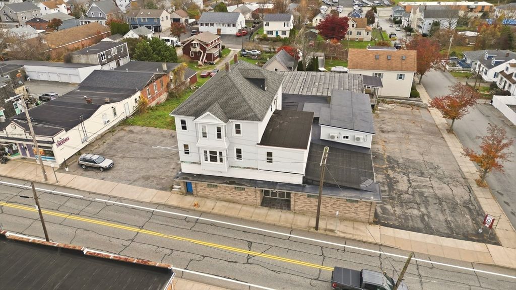 42 Main Road, Tiverton, RI 02878