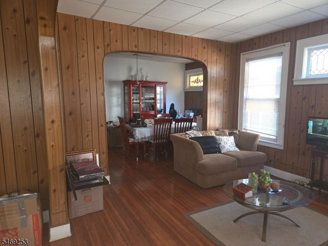 39 Hollywood Ave, Hillside Twp., NJ 07205