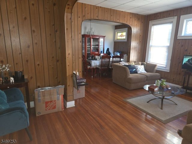 39 Hollywood Ave, Hillside Twp., NJ 07205