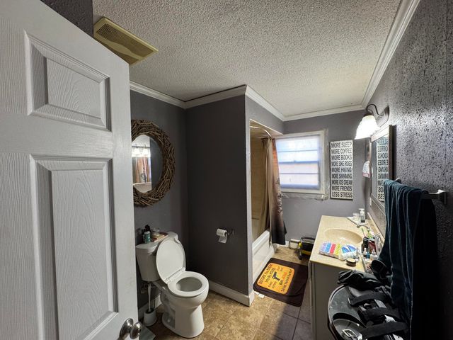 214 HUDSON AVE, Hallsville, MO 65255