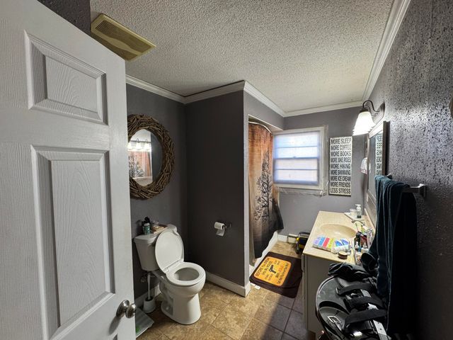 214 HUDSON AVE, Hallsville, MO 65255