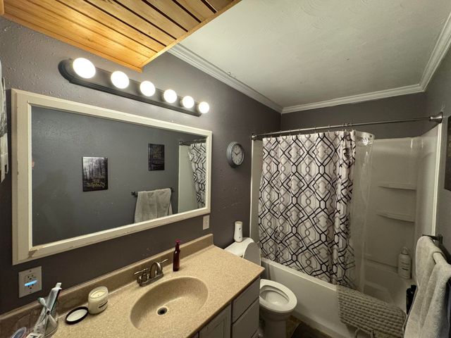 214 HUDSON AVE, Hallsville, MO 65255