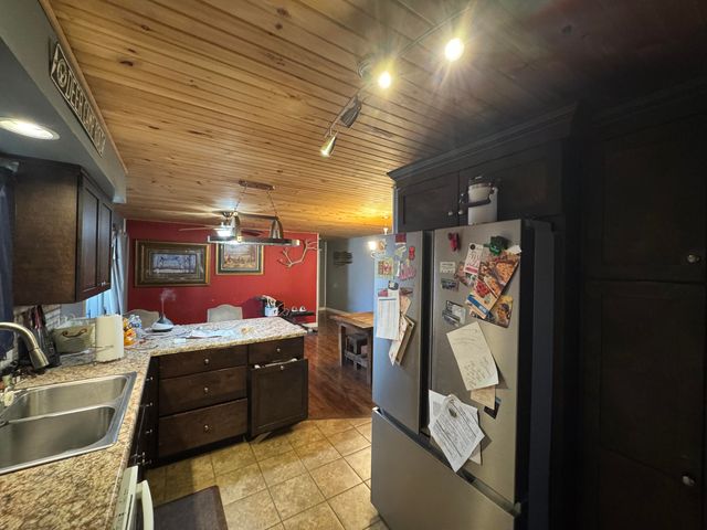 214 HUDSON AVE, Hallsville, MO 65255