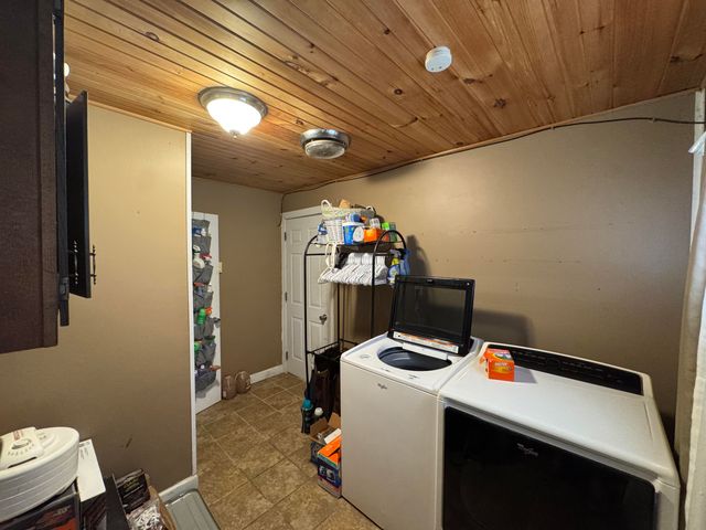 214 HUDSON AVE, Hallsville, MO 65255