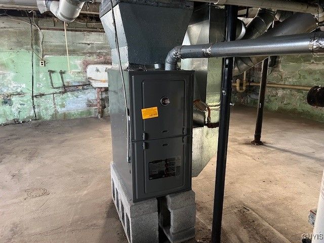 6 Mayberry Place, New Hartford, NY 13413