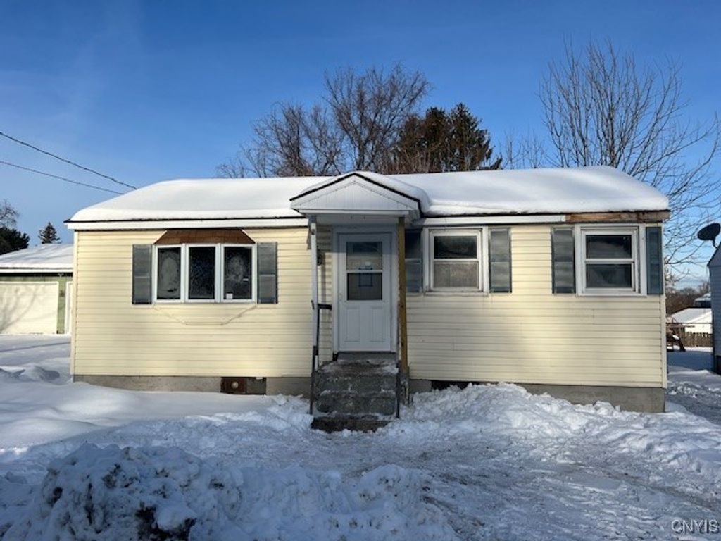 6 Mayberry Place, New Hartford, NY 13413