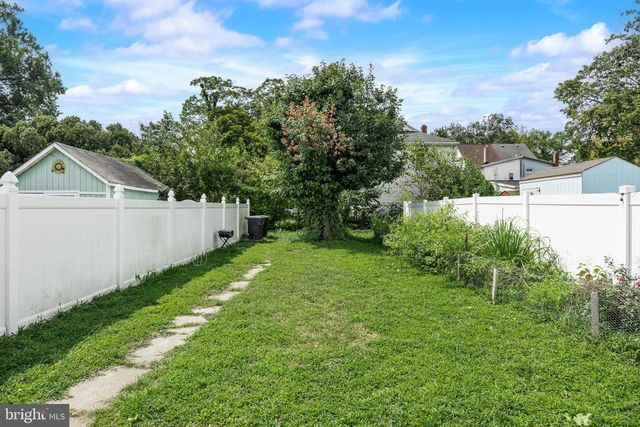 238 CLIFTON AVE, Mount Holly, NJ 08060