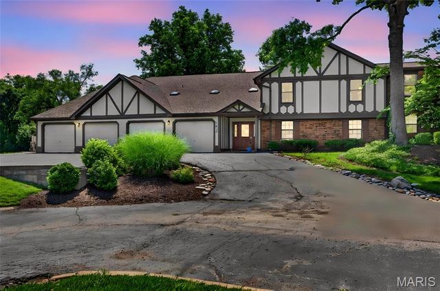 1629 Walpole Drive D, Chesterfield, MO 63017