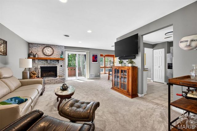1629 Walpole Drive D, Chesterfield, MO 63017