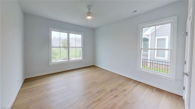 27 River Edge DR, Suffolk, VA 23433