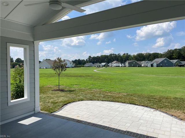 27 River Edge DR, Suffolk, VA 23433