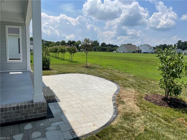 27 River Edge DR, Suffolk, VA 23433
