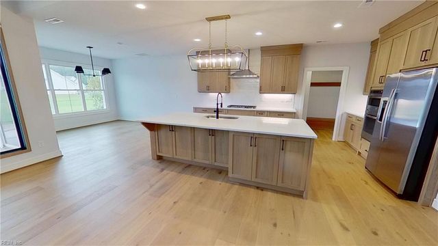 27 River Edge DR, Suffolk, VA 23433