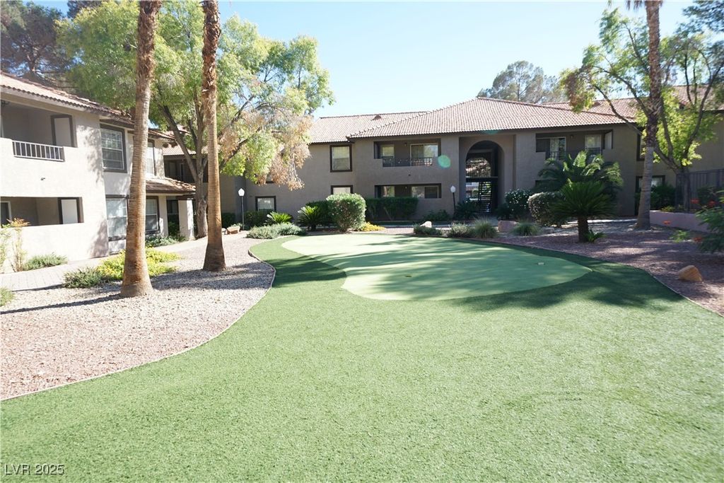 Image 20 of property listing at 2606 South Durango Drive 264, Las Vegas, NV 89117