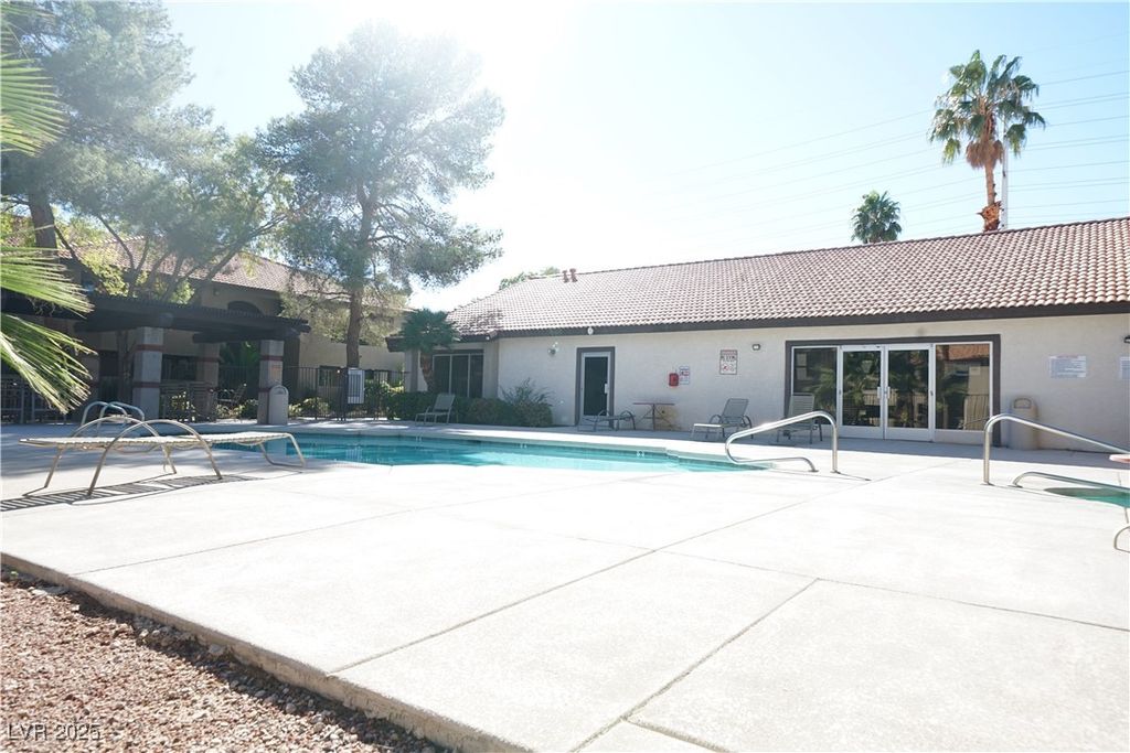 Image 21 of property listing at 2606 South Durango Drive 264, Las Vegas, NV 89117