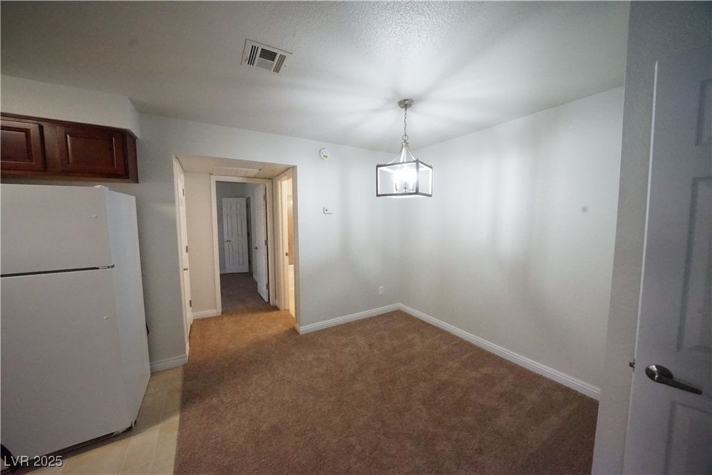 Image 7 of property listing at 2606 South Durango Drive 264, Las Vegas, NV 89117