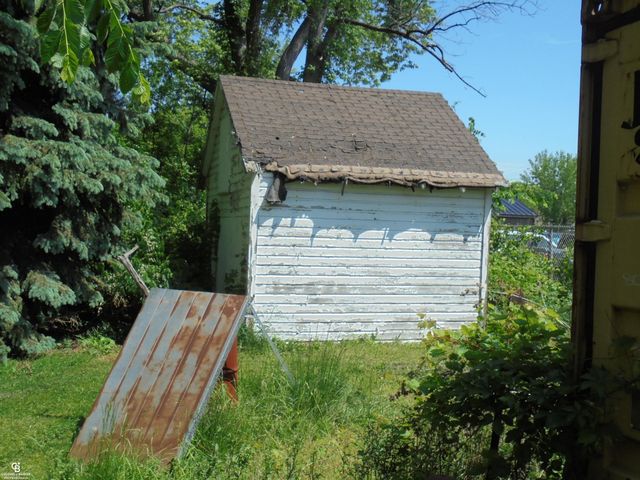 35080 Hengesbach Drive, Clinton Township, MI 48035
