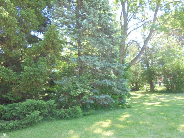 35080 Hengesbach Drive, Clinton Township, MI 48035