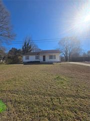 25 Georgia Avenue, Hampton, GA 30228