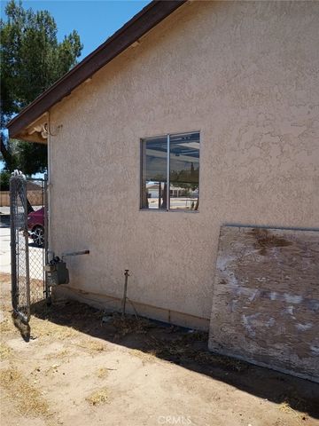 15472 Jasmine Street, Victorville, CA 92395