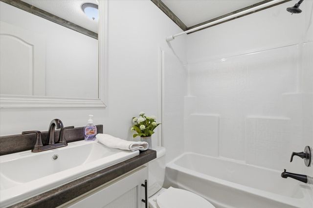 2144 State Highway O, Seymour, MO 65746