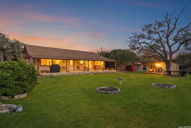 134 Looker Drive, Ingram, TX 78025