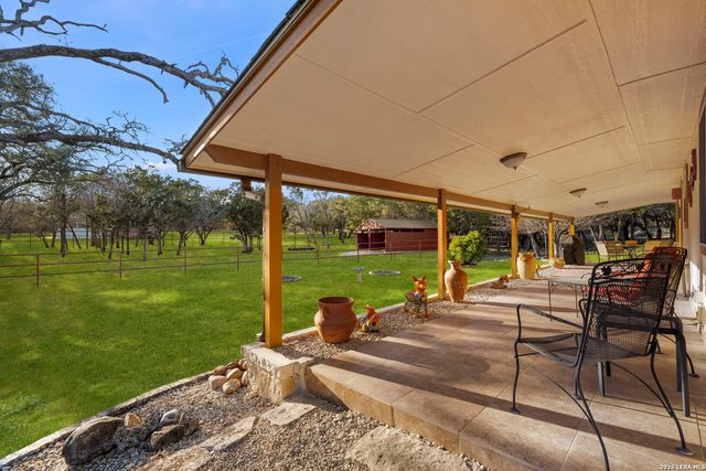 134 Looker Drive, Ingram, TX 78025