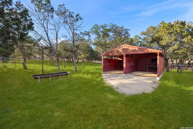 134 Looker Drive, Ingram, TX 78025