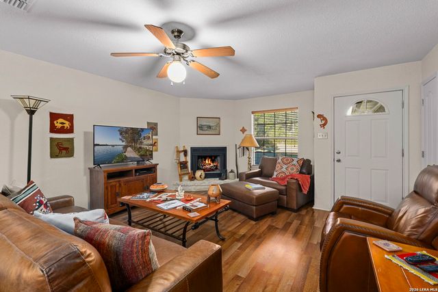 134 Looker Drive, Ingram, TX 78025