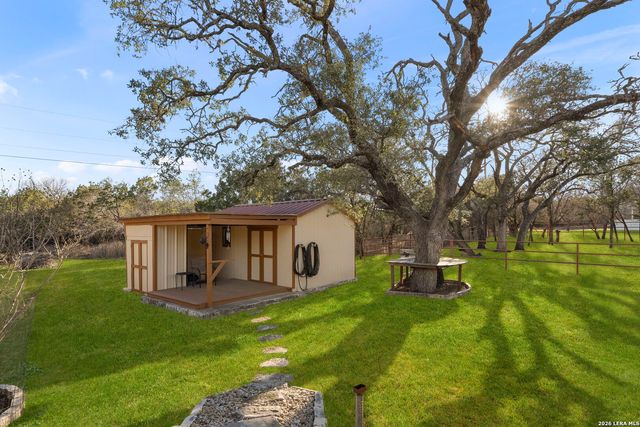 134 Looker Drive, Ingram, TX 78025