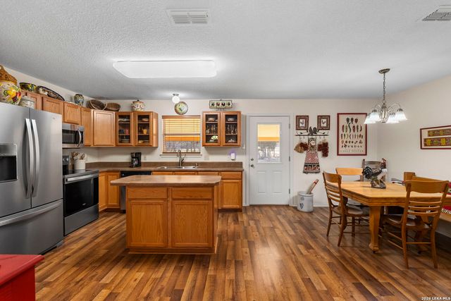 134 Looker Drive, Ingram, TX 78025