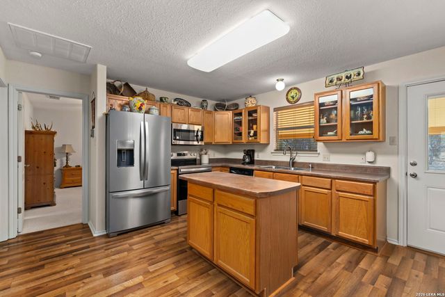 134 Looker Drive, Ingram, TX 78025