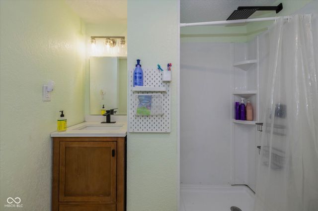 702 N Grant Avenue, Indianapolis, IN 46201