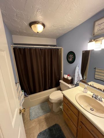 89 Heritage Dr 89, Northbridge, MA 01534