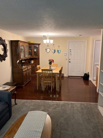 89 Heritage Dr 89, Northbridge, MA 01534