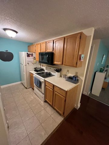 89 Heritage Dr 89, Northbridge, MA 01534