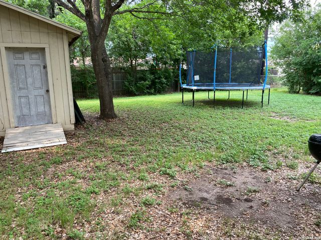 4327 Valleyfield, San Antonio, TX 78222