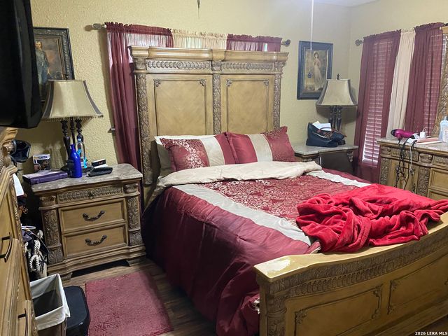 4327 Valleyfield, San Antonio, TX 78222