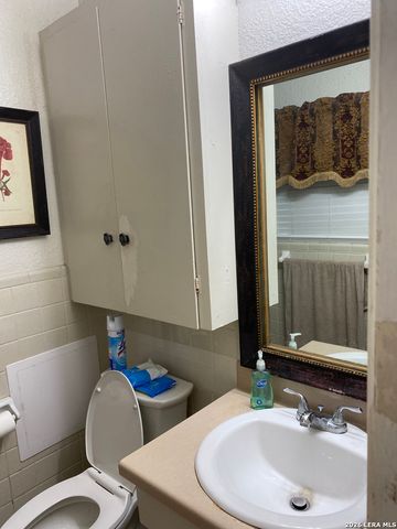4327 Valleyfield, San Antonio, TX 78222