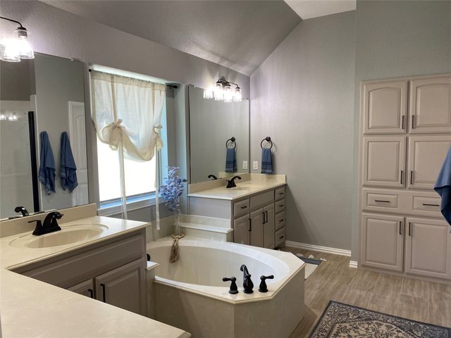 113 Chateau Drive, Aledo, TX 76008