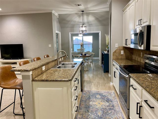 113 Chateau Drive, Aledo, TX 76008