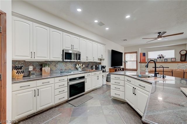 3782 Mahalo Circle, Logandale, NV 89021