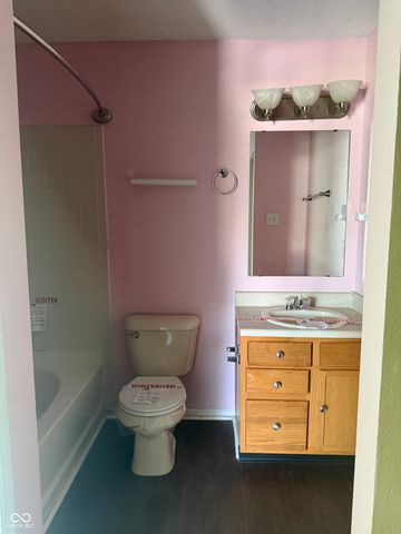 2525 Summerwood Lane, Greenwood, IN 46143