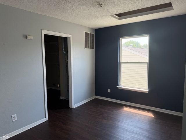 2525 Summerwood Lane, Greenwood, IN 46143