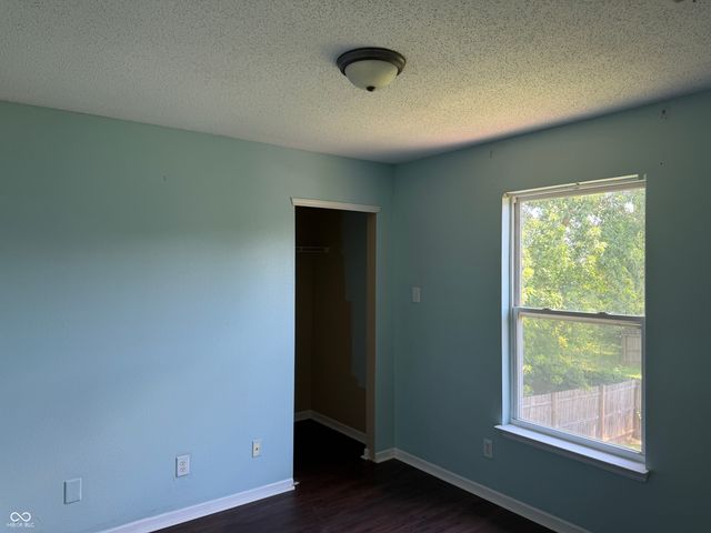 2525 Summerwood Lane, Greenwood, IN 46143