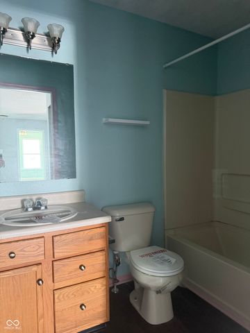 2525 Summerwood Lane, Greenwood, IN 46143