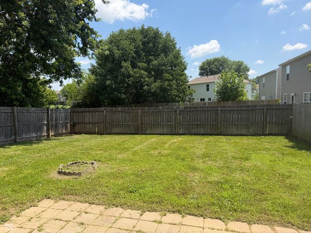 2525 Summerwood Lane, Greenwood, IN 46143