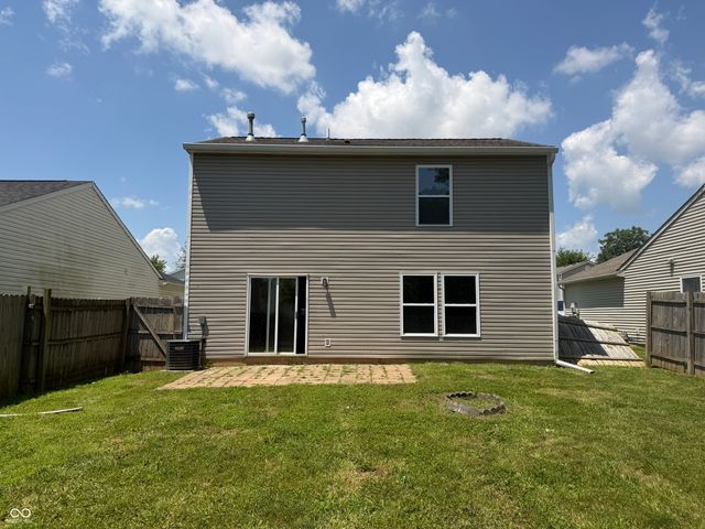 2525 Summerwood Lane, Greenwood, IN 46143